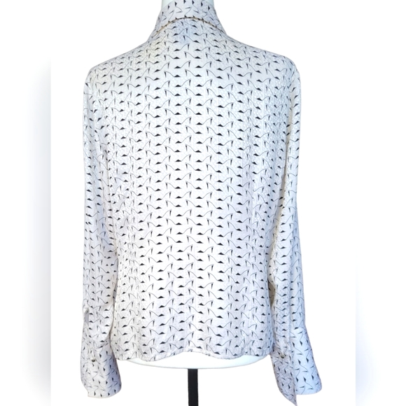 Due Per Due White Silk Blouse Collared Flowy Long Sleeve Double Cuffed Size 12 - Picture 3 of 17